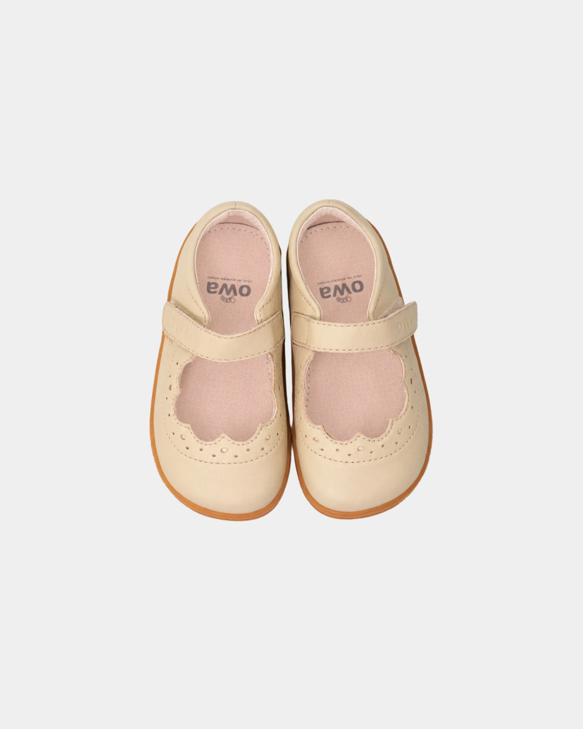 Zapatos barefoot para niñas de la colección Owa x Gestapromo