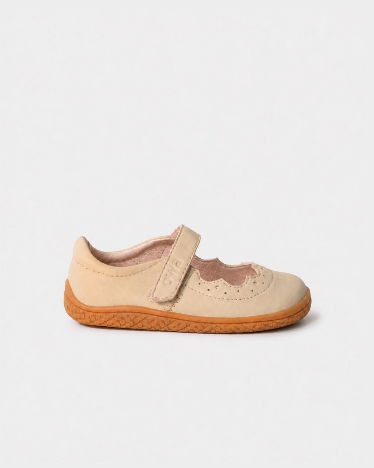 Zapatos Merceditas barefoot para niñas de la colección Owa x Gestapromo vista lateral