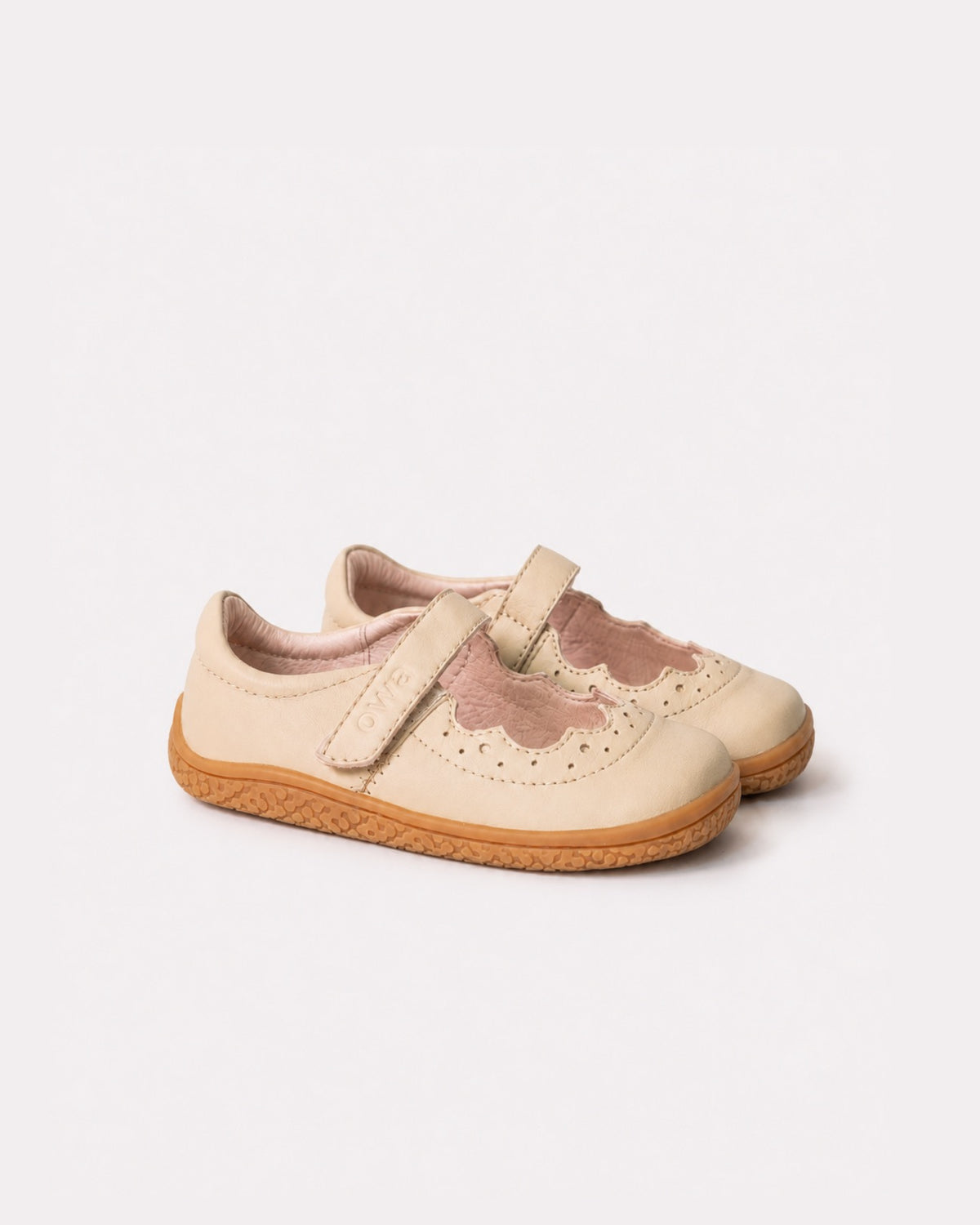 Zapatos Merceditas barefoot para niñas de la colección Owa x Gestapromo
