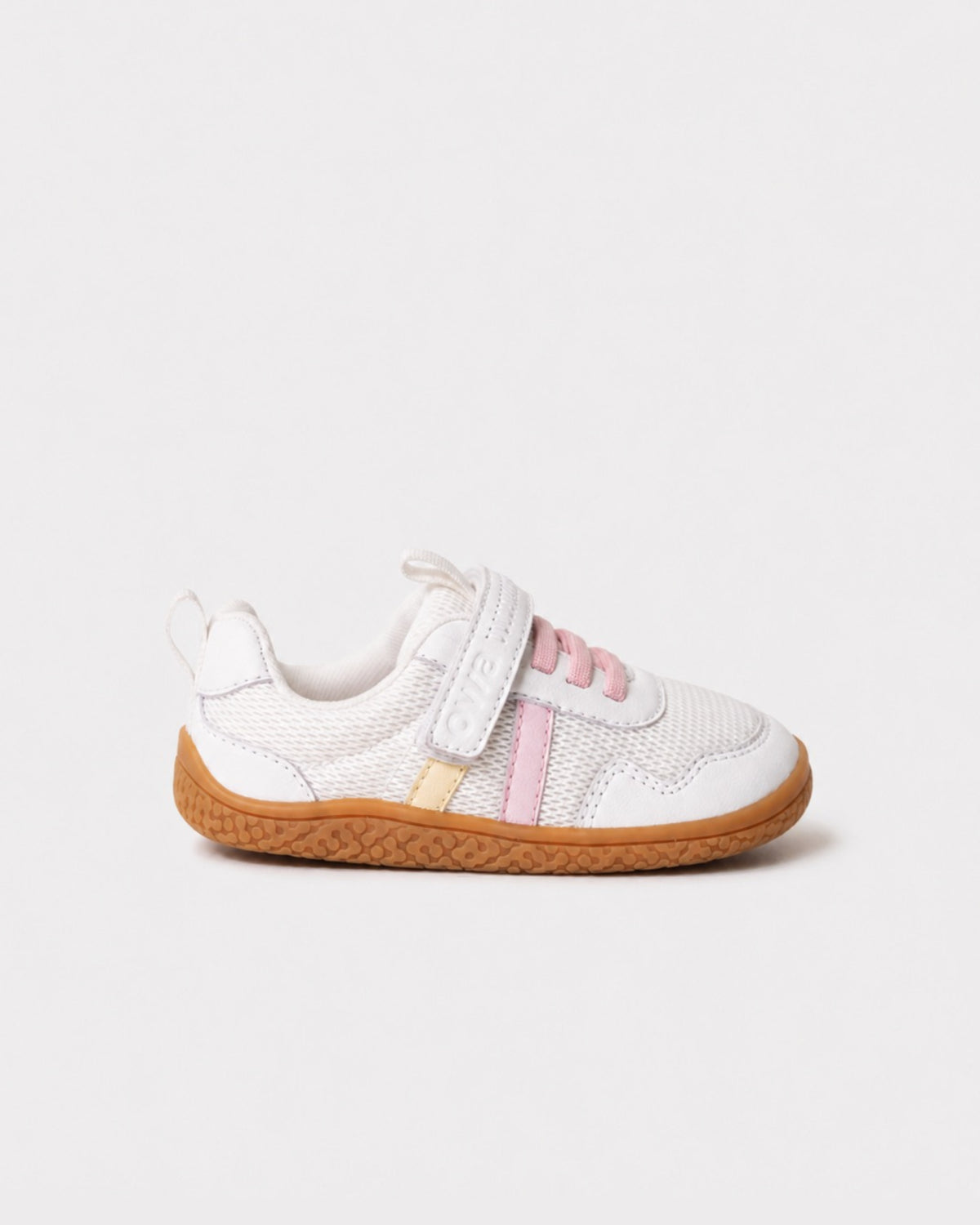 Zapatillas deportivas rosa barefoot para niños de Owa x Gestapromo vista lateral